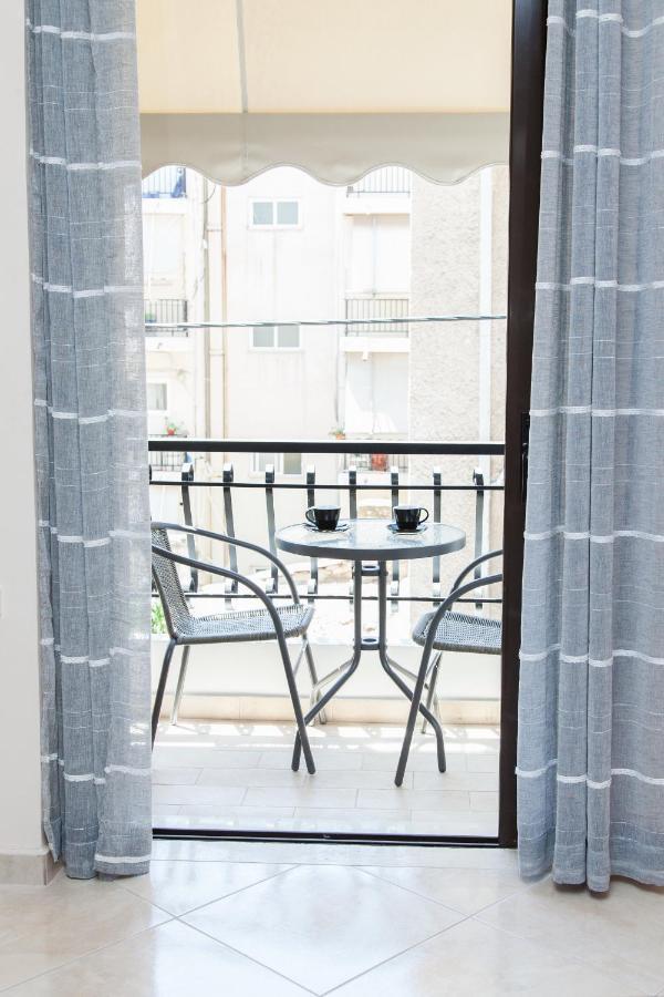 Great Apartment In פיראוס מראה חיצוני תמונה