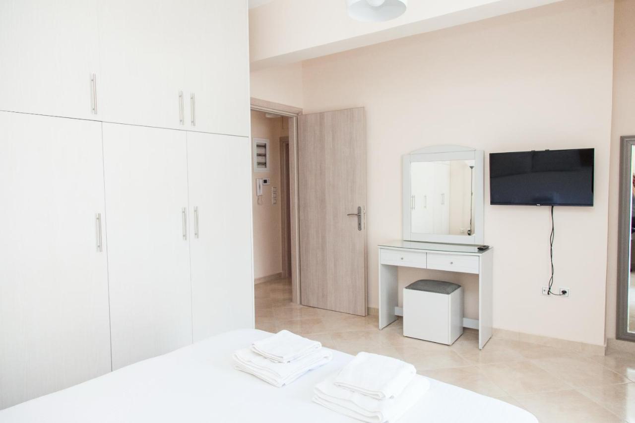 Great Apartment In פיראוס מראה חיצוני תמונה