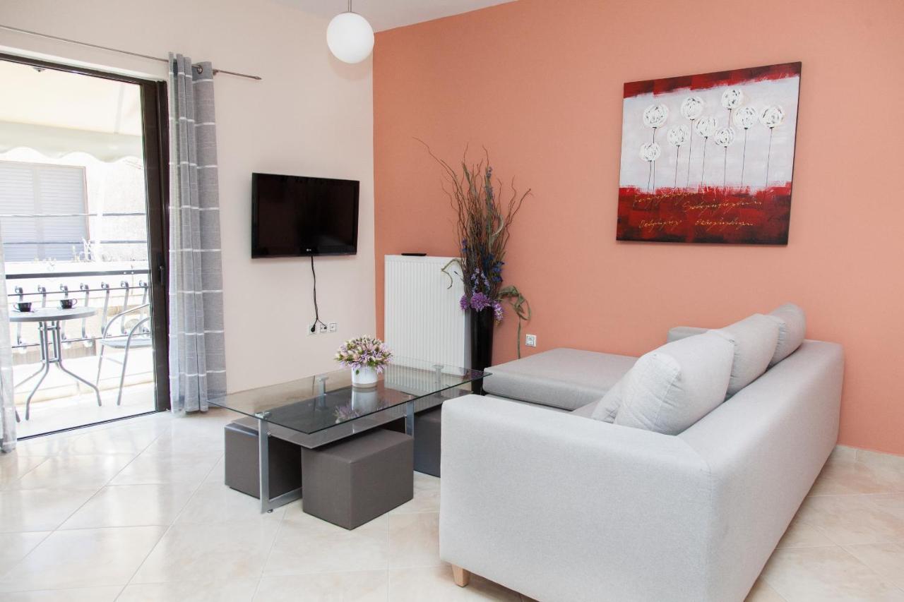 Great Apartment In פיראוס מראה חיצוני תמונה