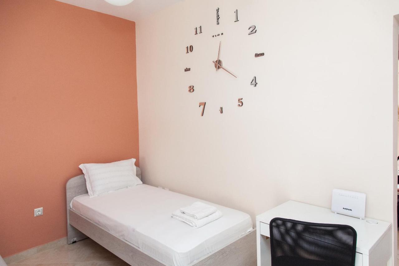 Great Apartment In פיראוס מראה חיצוני תמונה
