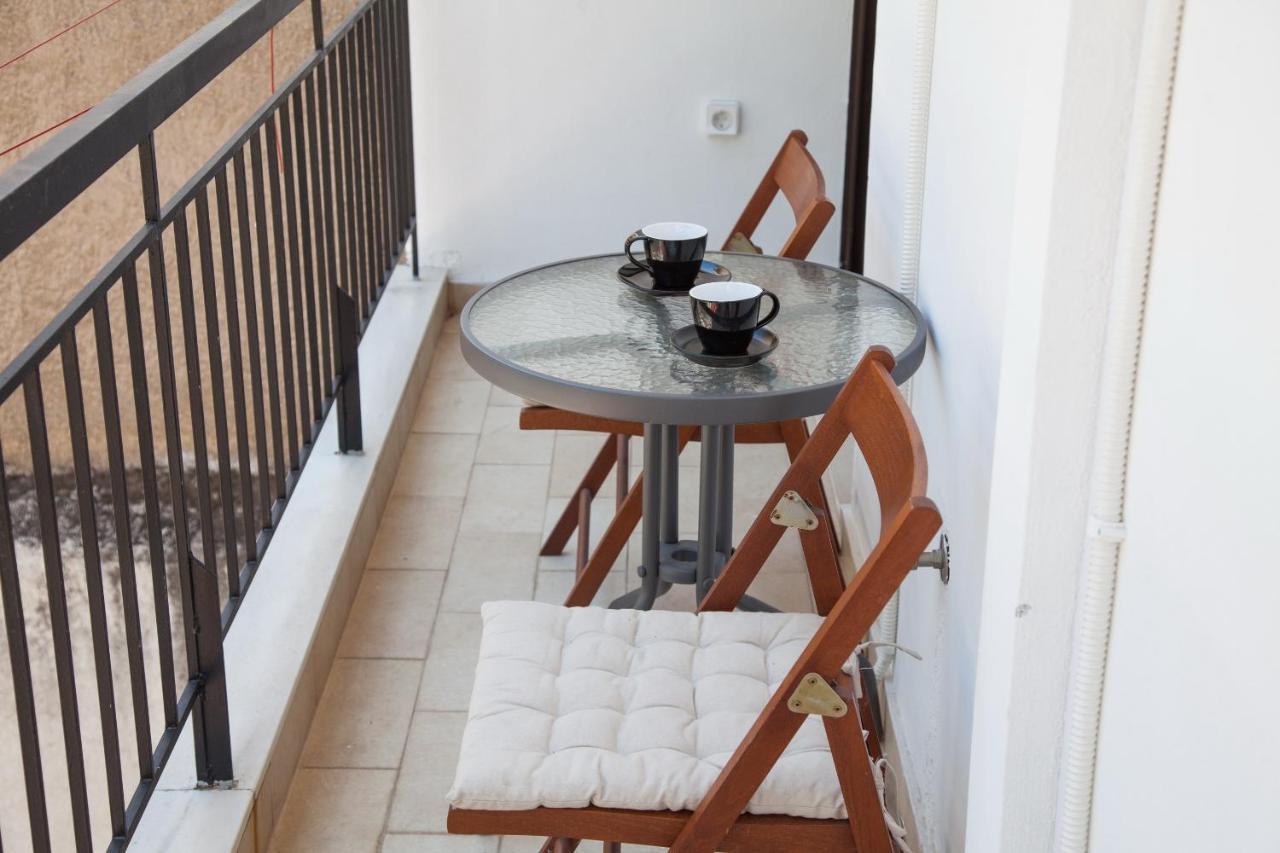 Great Apartment In פיראוס מראה חיצוני תמונה