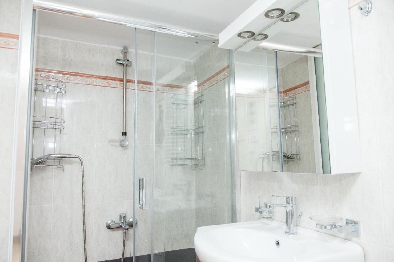 Great Apartment In פיראוס מראה חיצוני תמונה