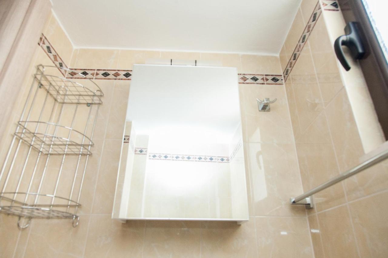 Great Apartment In פיראוס מראה חיצוני תמונה